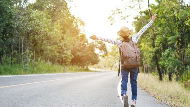 🚶♂️ Why Walking Without a Phone Feels So Refreshing 1 https://miro.medium.com/1%2Ajau_Lc0VirFmUFma17dPdg.jpeg